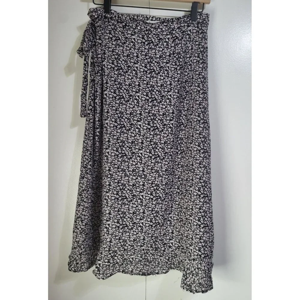 Rachel Zoe SZ 8 Floral Wrap Skirt Ruffle Whimsy Feminine Cottagecore Black White - Picture 3 of 9